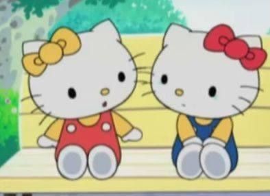 Hello Kitty And Mimi, Sister Pictures, Hello Kitty Aesthetic, Friend Cartoon, Hello Kitty Drawing, Iphone Homescreen Wallpaper, Cute Cartoon Pictures, Hello Kitty Pictures, Hello Kitty Items