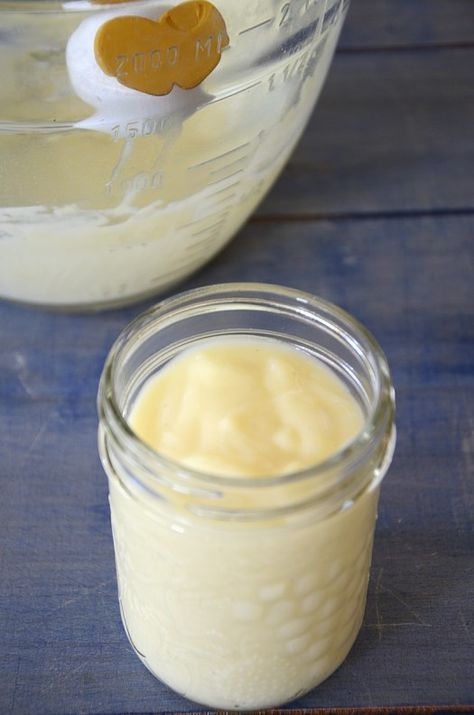 Moms Salad Dressing, Boiled Coleslaw Dressing, Cooked Mayonnaise Recipe, Cooked Salad Dressing, Mascarpone Recipe, Homemade Mascarpone, Mascarpone Recipes, Mayo Dressing, Potato Salad Dressing