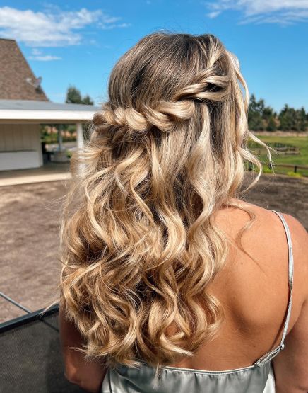 Rope Braid Half Up Half Down Hairstyle For Curly Hair Half Up With Braid, Hairstyle For Curly Hair, Braid Half Up, Picture Makeup, Braid Half Up Half Down, Hoco Ideas, Half Up Half Down Hairstyle, Rope Braids, Down Hairstyle