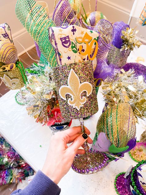 How to Make a Mardi Gras Glitter Cup Throw! Curious on how those Mardi Gras throws are made?! Check out my step-by-step process! Mardi Gras Cups, Mardi Gras Throws, Acrylic Wine Glasses, Sponge Paint Brush, The Epiphany, Sponge Painting, Glitter Cups, Fat Tuesday, Drop Cloth