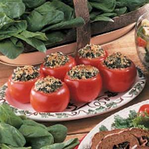 ~Spinach-Stuffed Tomatoes Recipe~ Spinach Stuffed Tomatoes, Stuffed Tomatoes, Tomatoes Recipe, Baked Tomatoes, Sauteed Mushrooms, Spinach And Cheese, Tomato Recipes, Wrap Recipes, Lunch Snacks