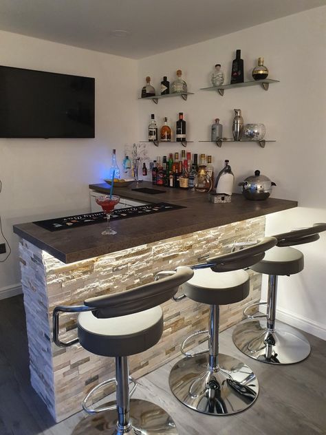 Bar Ideas For Home Basement Small Spaces, Bar In Corner Of Room, Bar In Basement Ideas Small Spaces, Small Bar For Basement, Bar Garage Ideas, Bar Lounge Design Home, Bar In Garage Ideas, At Home Bars, Basement Mini Bar Ideas