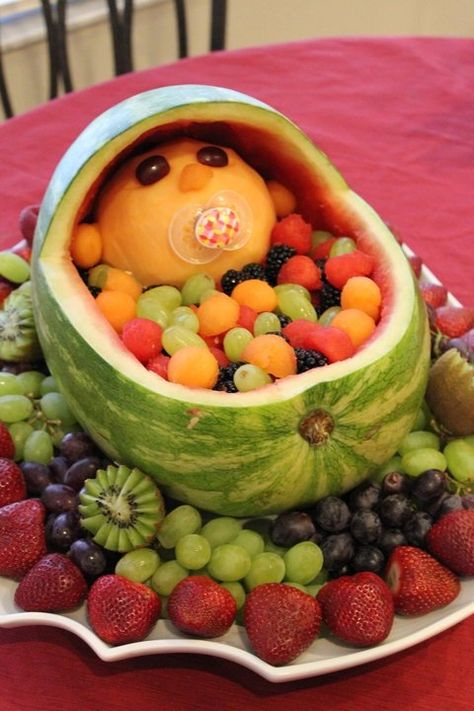 Baby Shower Fruit, Watermelon Baby, Decorações Com Comidas, Baby Fruit, Creative Baby Shower, Shower Food, Snacks Für Party, Safari Theme, Baby Shower Food