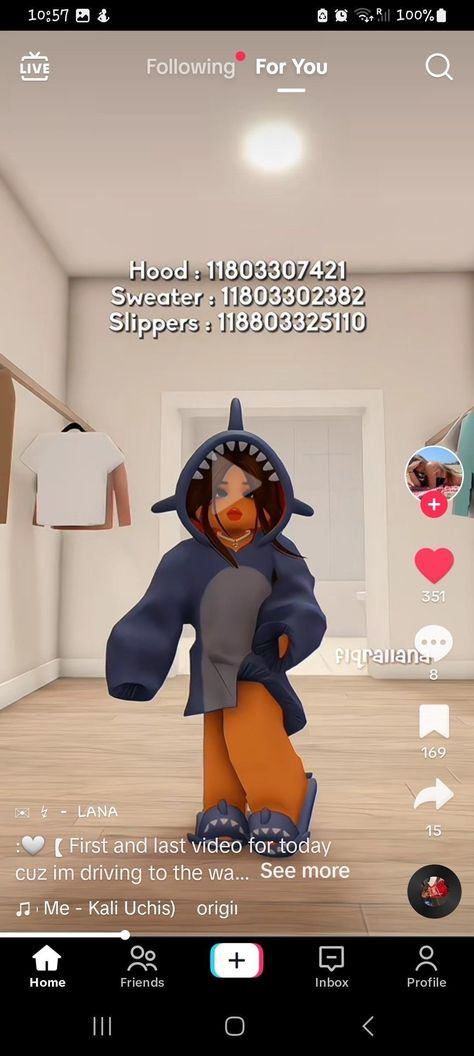 Outfit Roblox Codes, Berry Avenue Code, Shark Outfit, Waitress Outfit, Pj Outfit, Brown Hair Roblox, Blocksburg Outfit Codes￼, Code Clothing, Preppy Decal