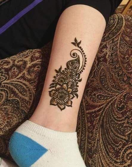 Small Henna Designs, Mehndi Ideas, Leg Henna, Henna Inspired Tattoos, Tato Henna, Foot Henna, Finger Henna Designs, Henna Tattoo Hand, Henna Tattoo Designs Hand