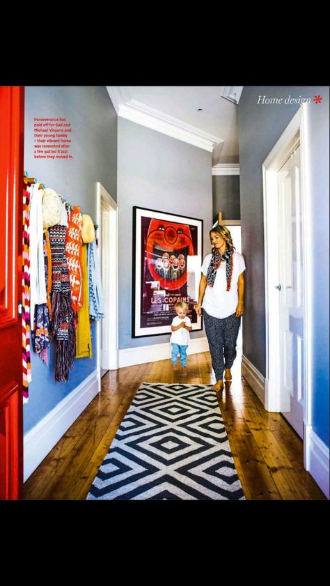 Love this hallway Eclectic Hallway, White Hallway, Melbourne Home, Black And White Rug, Hallway Colours, Geometric Black And White, Red Front Door, Cozy Home Office, Entry Design