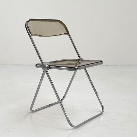 Listed on VNTG.com: Smoke Plia Folding Chair by Giancarlo Piretti for Anonima Castelli, 1960s | #vntg #vintage Plia Chair, Giancarlo Piretti, Lawn Chair, Lawn Chairs, Living Room Furniture Chairs, City Furniture, Brown Silver, Table Storage, Folding Chair