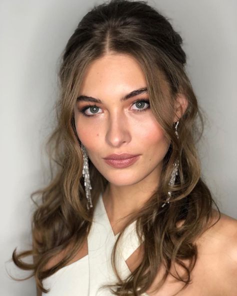 Hairdo Half Up Half Down, Half Up Half Down Hair Front View, Formal Half Up Half Down Hairstyles, Diamond Face Hairstyle, Graduation Hair, Bridal Glam, Guest Hair, Bridesmaid Ideas, Grace Elizabeth