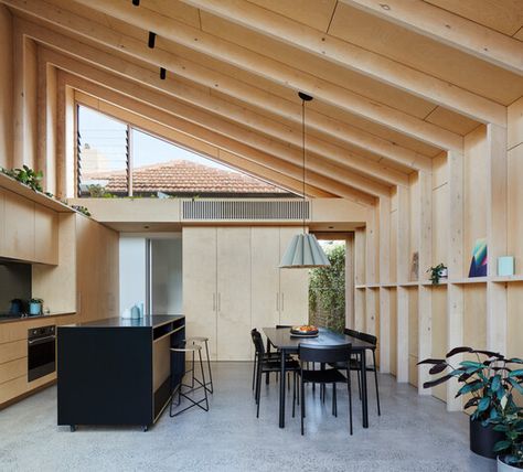 Brunswick Bush Shack / Sarah Kahn Architect | ArchDaily Bush Shack, Terrace Extension, 90s Kitchen, Bush House, Plywood Interior, Cosy Lounge, Room Extensions, Edwardian House, Cosy Spaces