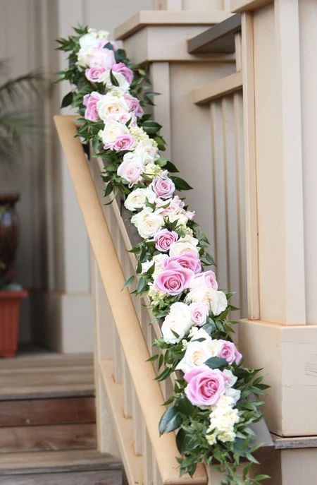 Top 10 Wedding Staircases Ideas for Intimate Indoor Weddings – Clear Wedding Invites Bannister Garland, Wedding Staircase Decoration, Wedding Staircase, Hotel Flowers, Staircase Decor, Wedding Entrance, Stair Decor, Floral Garland, Garland Wedding