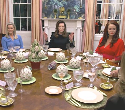 An artichoke themed dinner party with the Southern Charm girls. Watching this episode, it seemed like none of the guests had ever eaten an artichoke before! Artichoke Tablescape, Artichoke Kitchen Design, Artichoke Centerpiece Table Decorations, Clambake Tablescape, Charleston Mansion, Artichoke Ltd, Patricia Altschul, Themed Dinner Party, Themed Dinner