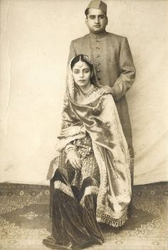 A Muslim Couple in 1940's Blithe Spirit, Indian Look, Vintage India, Ancient India, Indian History, Indian Aesthetic, Vintage Portraits, South Asia, Mother In Law