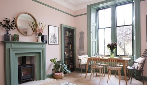 1930s Living Room, 1930s House Interior, Pink Dining Rooms, Mad About The House, 1920s House, 1930s House, Pink Living Room, Farrow And Ball, Beautiful Rooms