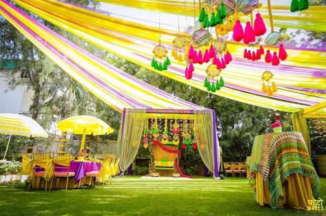 Tune in to These 5 Stunning Mehndi Decoration Ideas That Inspire the Best Setups for Your Mehndi Ceremony Haldi Stage, Bridal March, Winter Bridal Jewelry, Mehendi Decor Ideas, Brothers Wedding, Modern Indian Wedding, Mehndi Night, Mehendi Decor, Street Festival