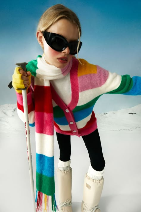 Ski Outfit Ideas, Winter Photoshoots, Cinch Jacket, Ski Magazine, Cozy Winter Cabin, Apres Ski Style, Winter Moodboard, Winter Campaign, Apres Ski Party