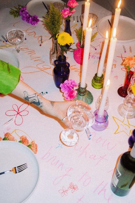 Dinner Party Aesthetic, Spring Dinner, Birthday Dinner Party, Dinner Party Themes, Dinner Party Table, Wedding Tablescape, Party Aesthetic, Supper Club, 25th Birthday