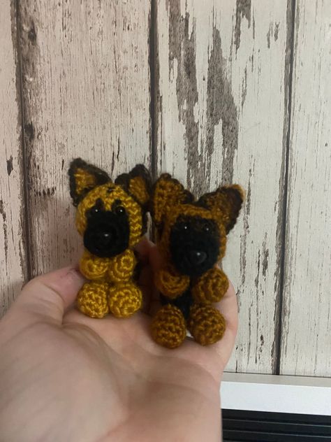 Crochet Sloth, Crochet Dog Patterns, Animal Crochet, Dog Crafts, Crochet Creations, How To Start Knitting, Rainbow Loom, Crochet Dog, Dog Pattern