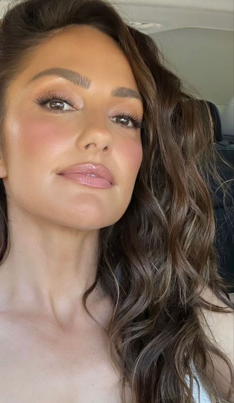 Minka Kelly Makeup, Minka Kelly Hair, Kelly Hair, Natural Makeup Look Tutorial, Glowing Skin Makeup, Dewy Makeup Look, Minimalist Makeup, Bronze Makeup, Minka Kelly