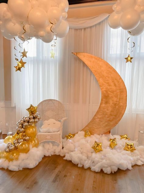 Goodnight Moon Baby Shower Ideas, Moon Themed Baby Shower Ideas, Dreamy Baby Shower Theme, Moon Themed Party, Moon Baby Shower Theme, Moon Stars Baby Shower, Gender Reveal Baby Shower Themes, Star Baby Shower Theme, Moon Balloon