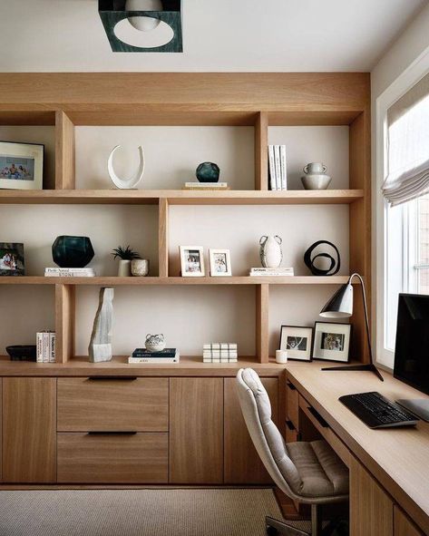 Get Inspired: Cozy Home Office Ideas You'll Love - Curbly Home Study Rooms, Office Built Ins, Modern Home Offices, Cozy Home Office, Small Home Offices, Guest Room Office, Home Office Ideas, Office Makeover, Mudroom Bench