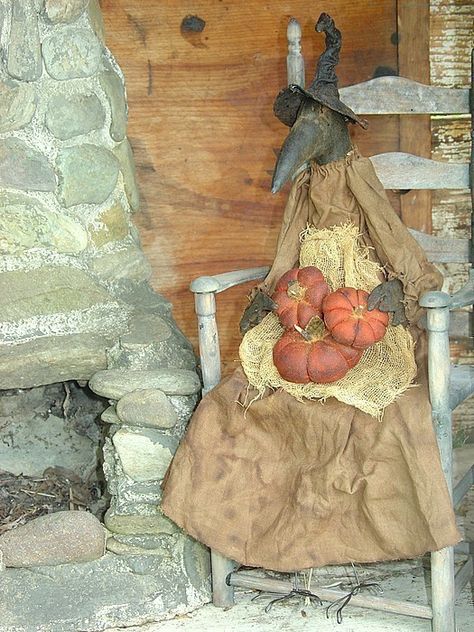 I love the primitive patterns on this Etsy site--just gorgeous Crow Witch, Halloween Primitives, Make To Sell, Primitive Fall Crafts, Harvest Thyme, Primitive Crow, Primitive Witch, Witch Pattern, Folk Art Cat