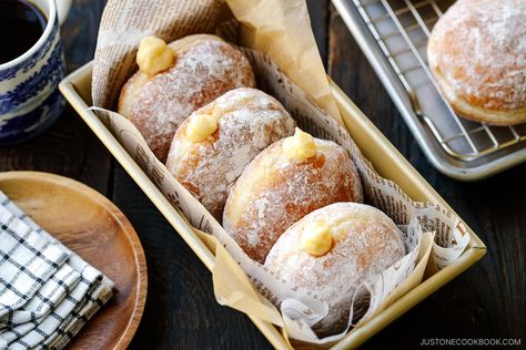 Nama Donuts Donuts Video, Japanese Donuts, Asian Bread, Donuts At Home, Morning Treats, Pineapple Dessert, Just One Cookbook, Pineapple Dessert Recipes, Yeast Donuts