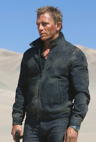 We're sharing our finds for the best affordable alternatives for the James Bond Harrington jacket from Quantum of Solace! Daniel Craig Bond, James Bond Outfits, Harrington Jacket Men, Bond Outfits, James Bond Watch, Quantum Of Solace, Black Leather Jacket Outfit, Leather Jacket Outfit Men, James Bond Style