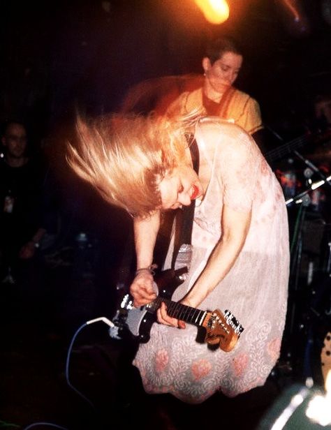 Courtney Love on stage in 1991. She married Kurt in this dress a year later. Frances Farmer, Courtney Love Hole, Kurt And Courtney, Angry Girl, Riot Grrrl, Courtney Love, Female Musicians, I'm With The Band, Estilo Punk