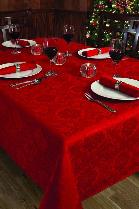 Red Gold Christmas, Happy Christmas Day, Red Tablecloth, Red Damask, Holiday Tablecloths, Christmas Dining Table, Christmas Pots, Christmas Dinner Table, Damask Fabric