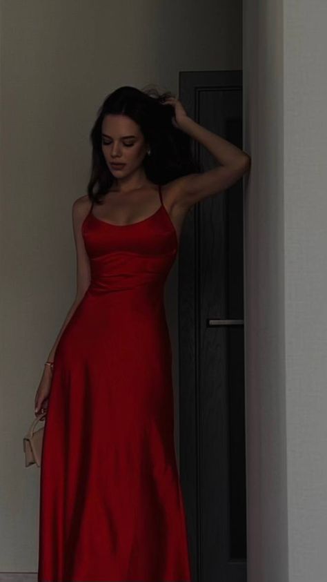 Satin Dress Aesthetic, Satin Dress Outfit, Red Satin Dress, Prom Dress Inspiration, Long Prom Dresses, Pretty Prom Dresses, Dress Aesthetic, Prom Dresses Online, Grad Dresses