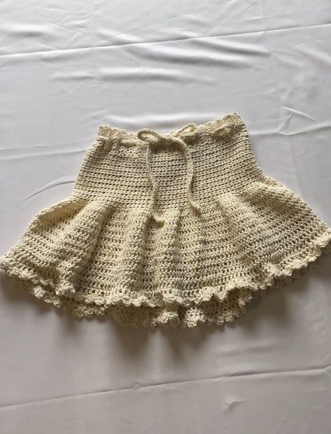 Crochet pattern for a festival skirt✨ YOU WILL NOT RECEIVE A PHYSICAL ITEM, IT IS A DIGITAL PRODUCT, YOU WILL RECEIVE CROCHET INSTRUCTIONS AS A PDF FILE. The PDF file contains written instructions and photos of the manufacturing process of the product to crochet your own festival skirt🥰 The instructions allow you to crochet this skirt in your desired size. Exact measurements for each size are not given, but it can be easily made for any size using the enclosed information. Refunds for PDF downloads are excluded. Follow me on Tik Tok for helpful tutorials on the how-tos: by.sophiielouise If you have any questions or suggestions, please feel free to contact me at any time. Have fun crocheting 🧶✨ Fairy Crochet, Skirt Pattern Free, Crochet Maxi Skirt, Crochet Festival, Crochet Skirt Pattern, Crochet Bottoms, Crochet Mignon, Confection Au Crochet, Crochet Ruffle