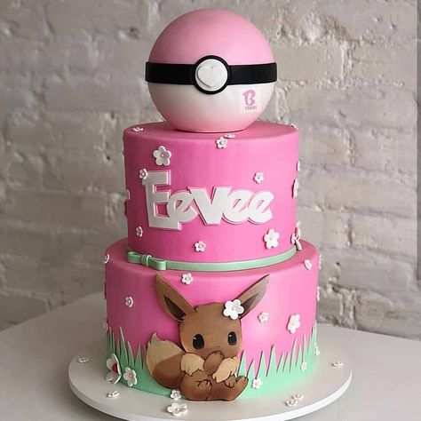 Pokemon Evee Birthday Cake, Pokemon Birthday Party Cake Eevee, Eevee Themed Party, Evee Evolution Birthday Cake, Girly Pokemon Cake, Mew Birthday Cake, Evee Evolution Birthday Party, Pokemon Birthday Party Eevee, Pokemon Party Cake