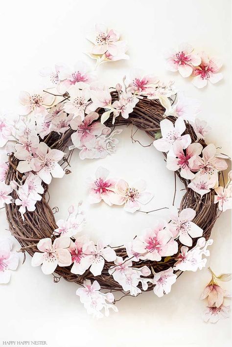 Little Wreath, Diy Paper Cherry Blossom Flowers, Sakura Flower Paper Craft, Unusual Wreaths, Diy Cherry Blossom Flowers Tissue Paper, Flower Wreath Diy, Diy Summer Wreath, Summer Wreath Ideas, Cherry Blossom Wreath