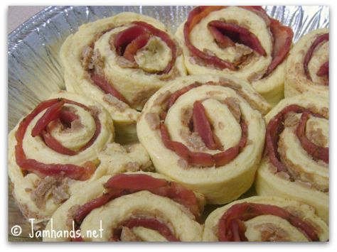 Christmas Brunch - BACON Cinnamon Rolls!  Roll up a strip of pre-cooked bacon inside before cooking!  YUM! Precooked Bacon, Canned Cinnamon Rolls, Bacon Cinnamon Rolls, Rolls From Scratch, Cinnamon Rolls From Scratch, Sweet Sauces, Brunch Bread, What's For Breakfast, Cinnamon Rolls Recipe