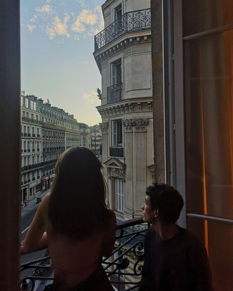 Paris Balcony, Paris Couple, Paris Dream, Parisian Life, Super Rich Kids, Mia 3, Oui Oui, European Summer, Future Life