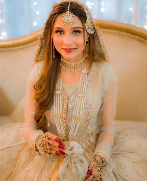 Nikah Jewellery Pakistani Bridal, Nikah Bride Pakistani Bridal, Nikkah Bride Hairstyle, Nikkah Bride Pakistan, Nikah Outfit Muslim Pakistani Bridal, Nikkah Bride Makeup, Nikah Jewellery, Pakistani Nikkah Bride, Nikkah Board