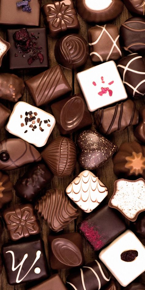 Dessert Holiday, Holiday Sweets, Chocolate World, Candlelit Dinner, Chocolate Sweets, Chocolate Shop, Sugar Free Desserts, Tea Tree Essential Oil, Love Chocolate