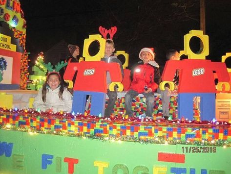 Homecoming Floats, Holiday Parades, Football Homecoming, Parade Float, Girl Scout, Girl Scouts, Float, Homecoming, Floating