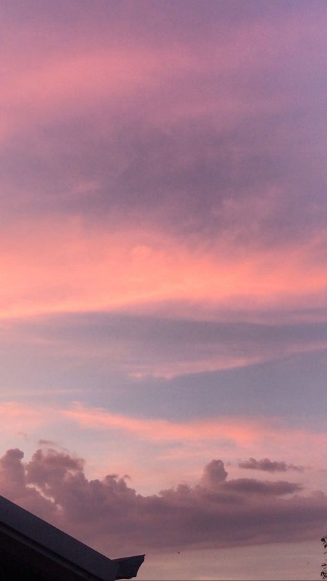 Blurry Background Aesthetic, Real Sky Pics, Sky Obsessed, Love Is Dangerous, Aesthetic Sunlight, Sky And Sunset, Fake Instagram Story, Pretty Sunsets, Painted Skies