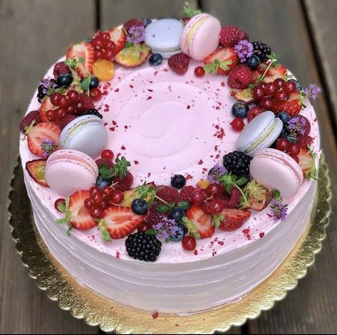 Fruit Cake Design, Cake Recipes Easy, Sommer Mad, Easy Cakes, Cake Mix Desserts, Aesthetic Cake, Fruity Cake, Cake Aesthetic, Decor Cake