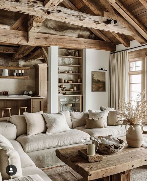 Southwest French Country, Rustic Home Decor Living Room Cozy, Rustic Modern House Decor, Unique Interior Design Creative, Farmhouse Living Room Rustic, Tuscany Farmhouse, Country Chic Living Room, Rustic Living Rooms, Mountain Decoration