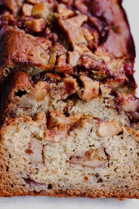 Cinnamon Apple Banana Bread is a lovely quick bread made extra soft with super ripe bananas. This really easy to make quick bread is made with maple syrup, coconut oil and is dairy-free. Packed with delicious and cozy fall flavors. #apple #quickbread #bananabread #cinnamonapple #fallbread #quickbreadrecipe #baking #breakfast #savoringitaly #fallrecipe Banana Apple Bread Recipe, Apple Banana Bread Recipe, Apple Banana Bread, Cinnamon Banana Bread, Apple Bread Recipe, Apple Bread, Cinnamon Apple, Ripe Bananas, Easiest Apples