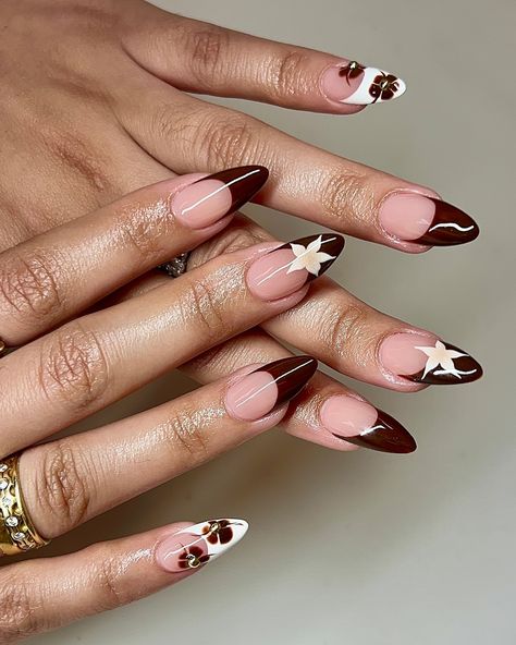 🐻🐻🐻 . @nailzkatkat 024 Shaken Espresso . @apresnailofficial Sculpted almond medium . . . #nails #nailart #nailinspo #naildesign #handdrawn #miami #miamigardens #miamilakes #hialeah #wynwood #doral #miramar #pembroke #nailtech #nailartist #gelx #gelextensions #apres #naturalnails #overlay #structuredmani #watchmework #beforeandafter #nailsofinstagram #305 #brown #airbrush #flower #fall Almond Medium Nails, Shaken Espresso, Flower Fall, Medium Nails, Miami Gardens, Gel Extensions, Nails Nailart, Nail Artist, Nail Tech