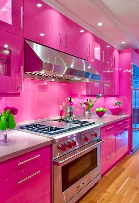 Pink Home Interior, Pink Kitchen Inspiration, Kitchen Design Pictures, Custom Kitchens Design, Future Apartment Decor, Quirky Home Decor, Pink Kitchen, Barbie Dream House, Décor Diy