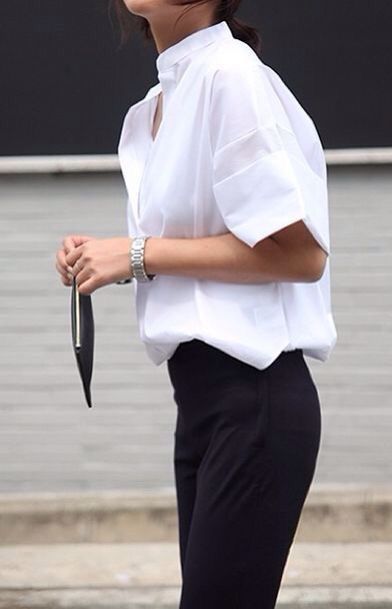 Minimalist Moda, Black And White Outfit, Classic White Shirt, Minimal Classic, Looks Street Style, Crisp White Shirt, Minimal Chic, 가을 패션, White Shirts