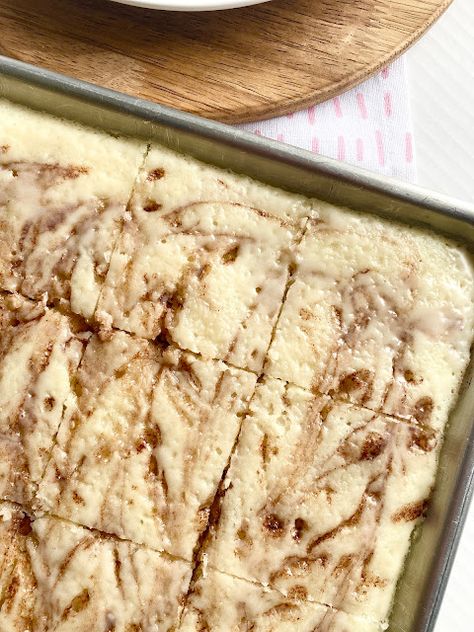 Sheet Pan Cinnamon Rolls, Giant Cinnamon Rolls, Cinnamon Roll Desserts, Cinnamon Bun Cake, Fluffiest Cinnamon Rolls, Cinnamon Swirl Cake, Cinnamon Roll Cake, Cinnamon Recipes, Cinnamon Bread