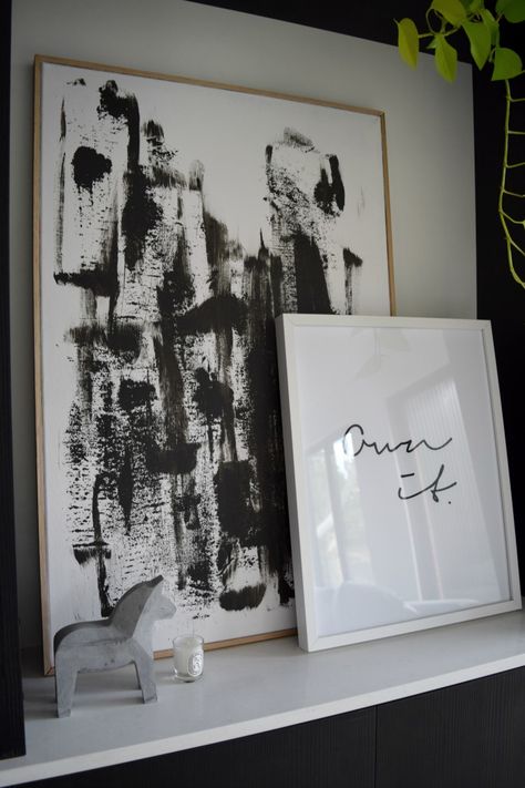 Create your own abstract black and white artwork in minutes and see how we made this Tasmanian Oak box frame too. Stylish artwork for your home for the cost of next to nothing but will create a beautiful statement. See how you can make it too here >> Stylish Artwork, Tasmanian Oak, Minimalist Black And White, Abstract Black And White, Abstract Art Diy, White Artwork, Diy Artwork, Black And White Artwork, Cadeau Diy