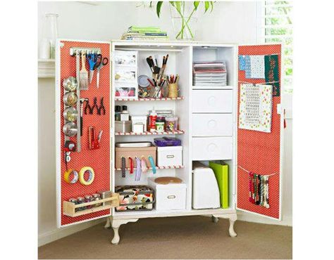 Turn an armoire into a craft station Small Craft Rooms, Craft Cupboard, Projek Menjahit, Dream Craft Room, Craft Room Storage, Craft Room Office, Sewing Rooms, Craft Room Organization, Craft Organization