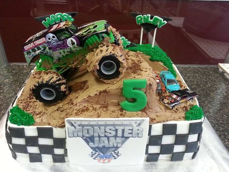 Monster Jam Cake Monster Jam Birthday Cake, Monster Jam Cake, Monster Truck Birthday Cake, Truck Birthday Cake, Monster Jam Birthday Party, Monster Jam Birthday, Monster Jam Party, Truck Birthday Cakes, Monster Truck Cake