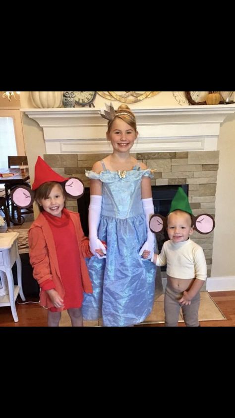 Cinderella Mice Costume, Jaq Cinderella, Mice Costume, Disney Halloween Cruise, Family Themed Halloween Costumes, Sibling Halloween Costumes, Cinderella Mice, Trio Costumes, Cinderella Theme